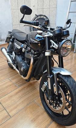 TRIUMPH SPEED TWIN 